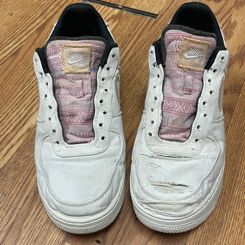 Nikes size 11